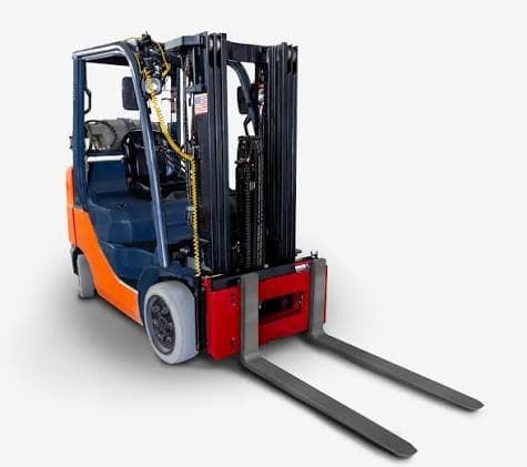 Forklift fitted with an integrated fork weighing system